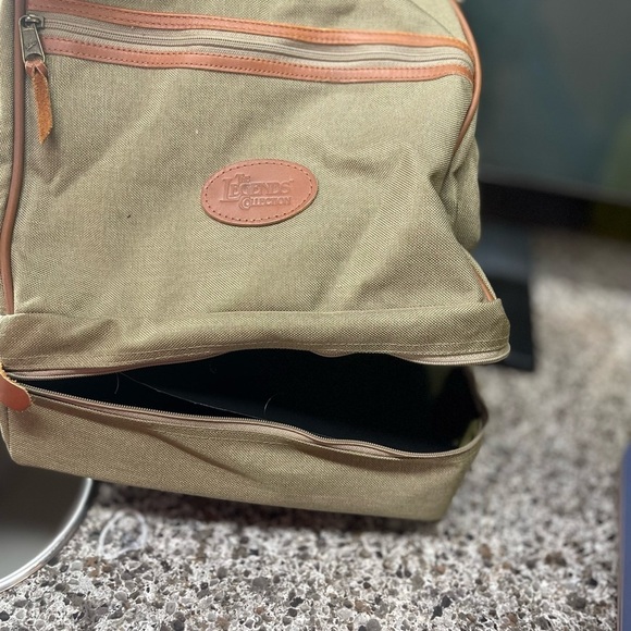 THE LEGENDS COLLECTION by JOSTENS CROSS BODY/Shoulder bag /bottom zip USA MADE - Picture 11 of 14